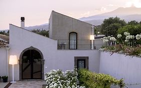 Tale Restaurant & Suite